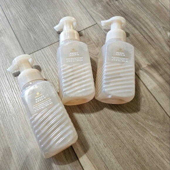 Bath & Body Works Gentle Hand Soap - Picture 1 of 4